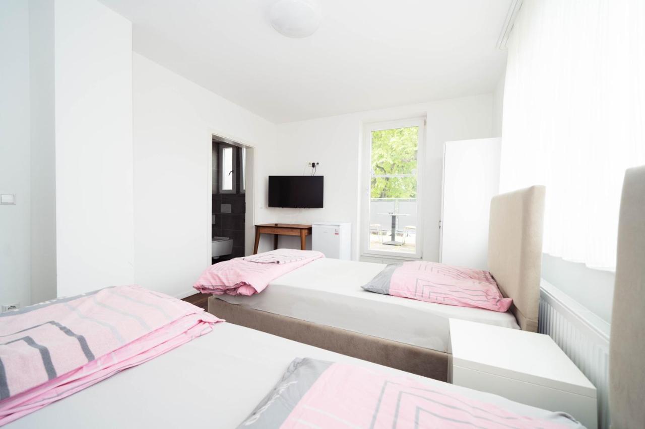 Pension Diloyal Nuertingen Exterior foto